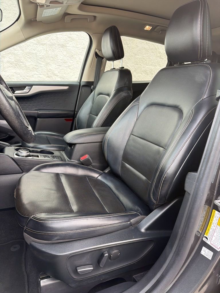 Used 2020 Ford Escape SEL image 7