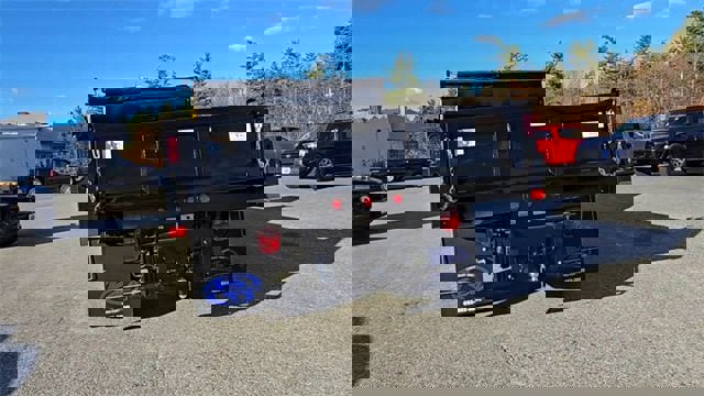 New 2025 GMC Sierra 3500 Pro w/ Convenience Package image 7