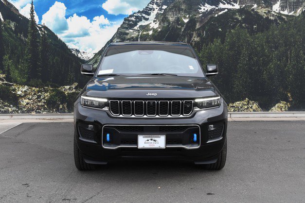 Used 2024 Jeep Grand Cherokee Overland w/ Advanced Protech Group III image 5