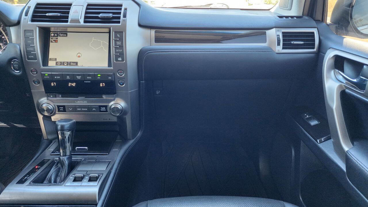 Used 2016 Lexus GX 460 image 32