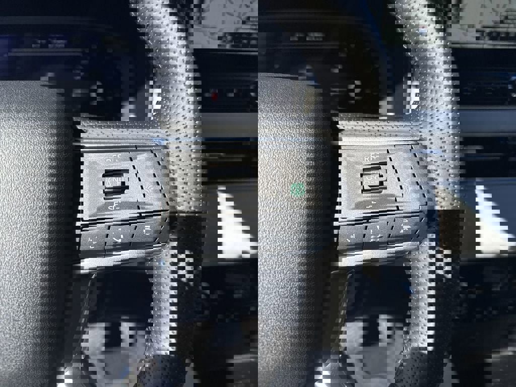 New 2025 Mitsubishi Outlander SE image 21