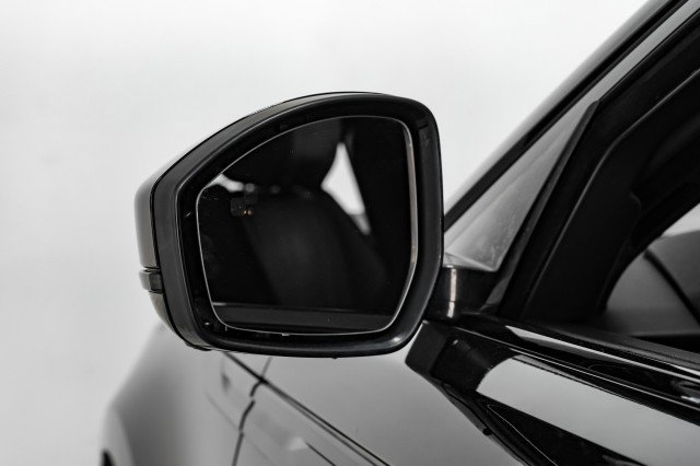 Used 2020 Land Rover Range Rover Velar R-Dynamic S image 38