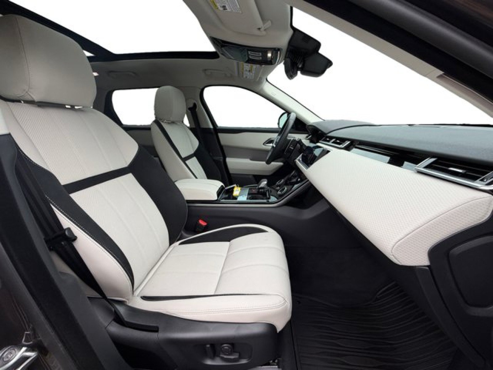 Certified 2023 Land Rover Range Rover Velar R-Dynamic S AWD/4WD image 18