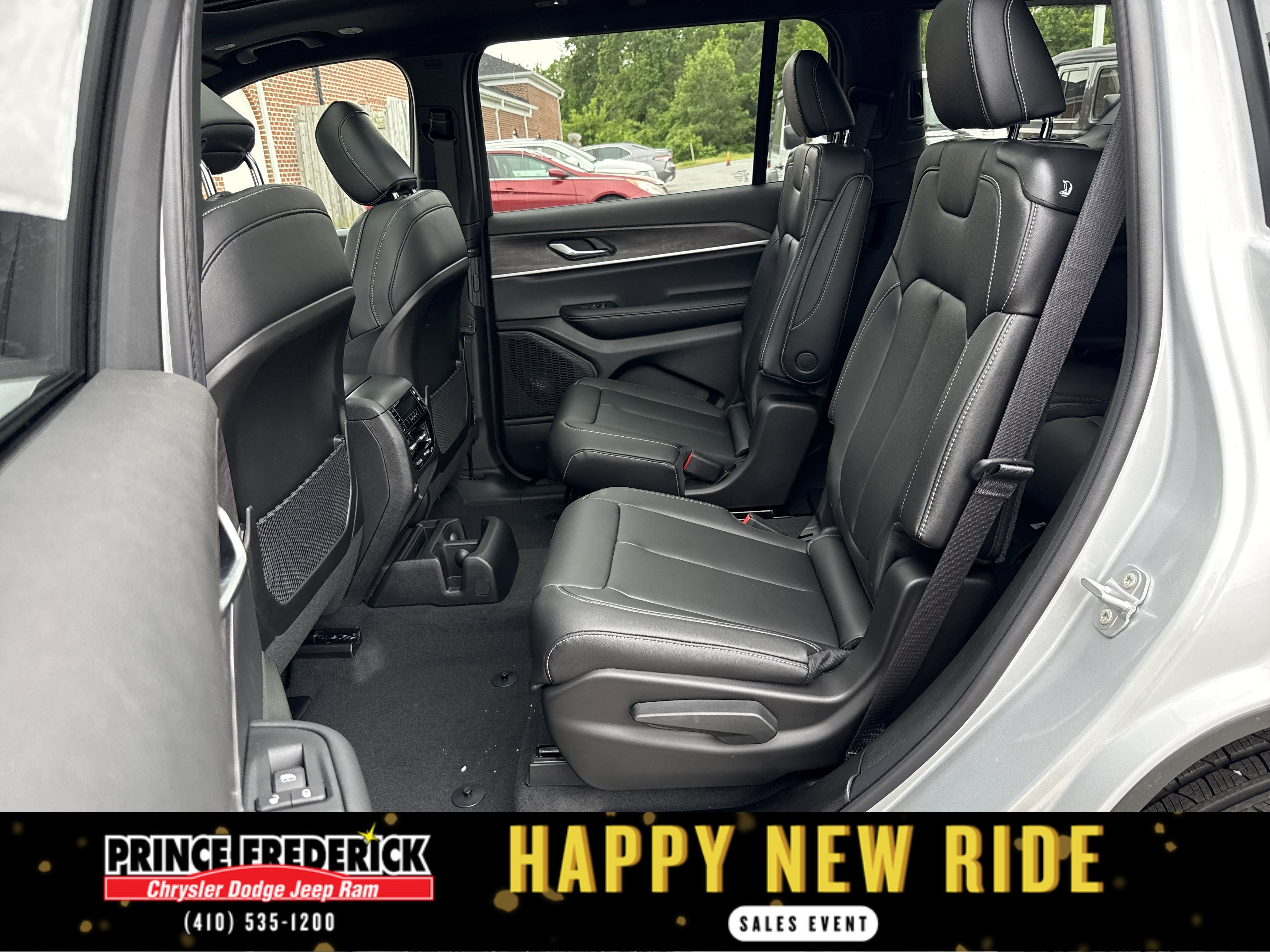 New 2025 Jeep Grand Cherokee L Limited w/ Black Appearance Package image 13