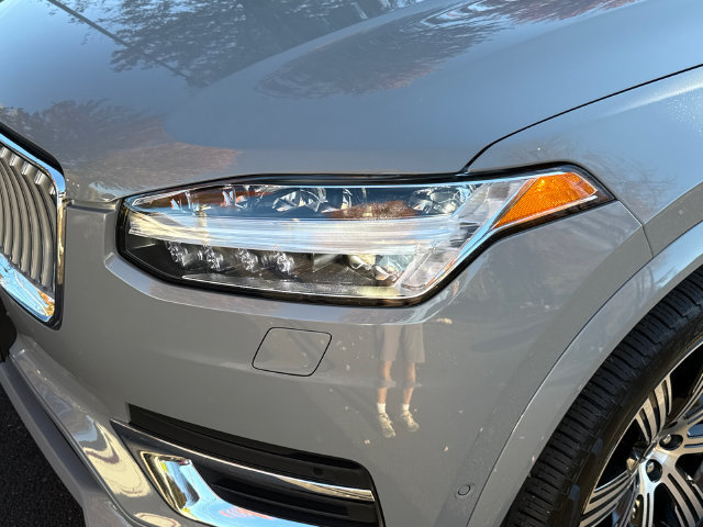 Certified 2025 Volvo XC90 T8 Plus AWD/4WD image 6