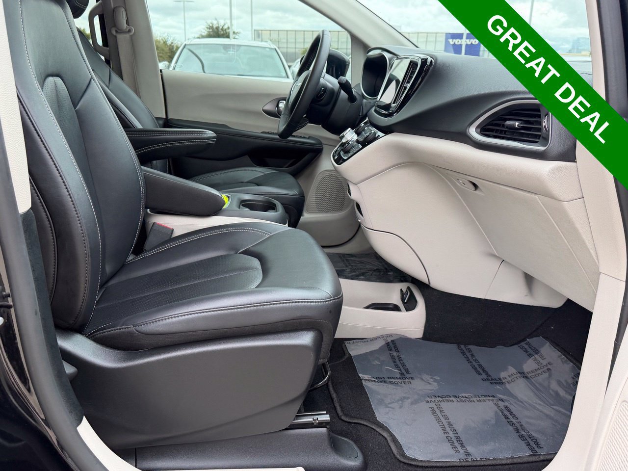 Used 2024 Chrysler Pacifica Touring-L FWD image 39