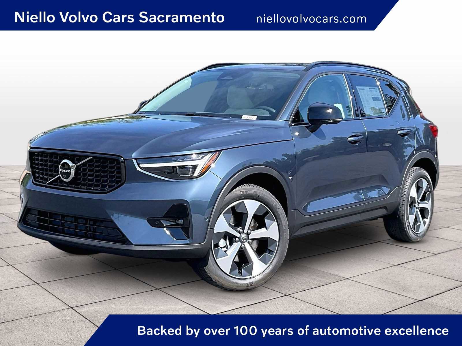 New 2026 Volvo XC40 B4 Plus w/ Protection Package Premier