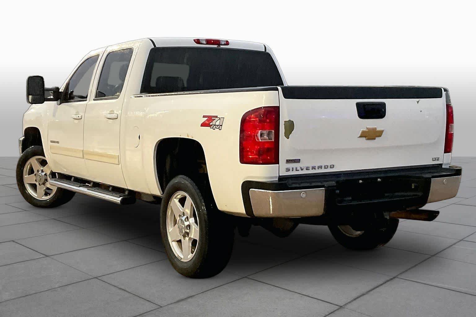 Used 2012 Chevrolet Silverado 2500 LTZ w/ LTZ Plus Package AWD/4WD image 12