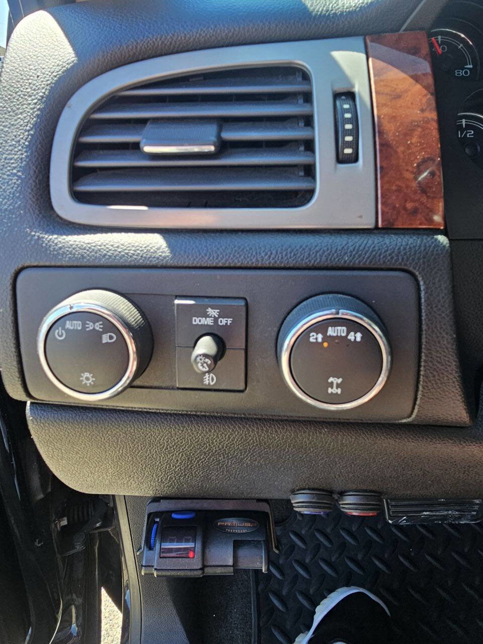 Used 2013 GMC Yukon XL SLT w/ SLT-2 Equipment Package image 17