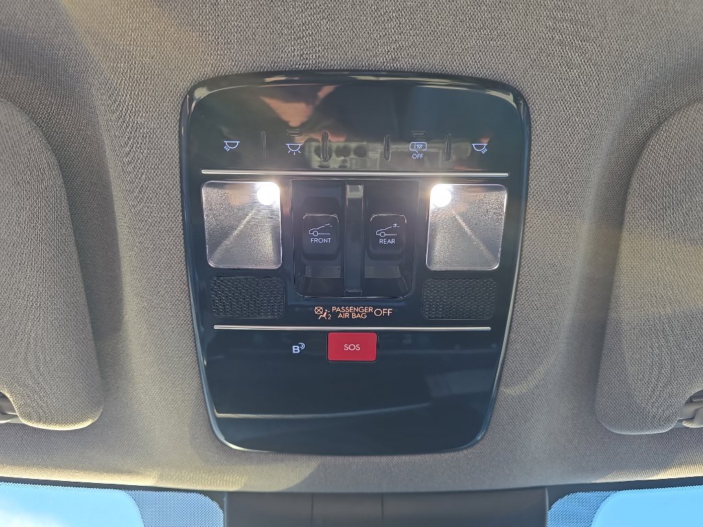 Used 2025 Hyundai Santa Fe Limited image 17