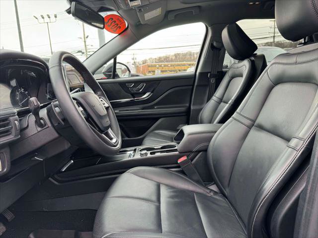 Used 2022 Lincoln Corsair AWD w/ Premium Package image 13