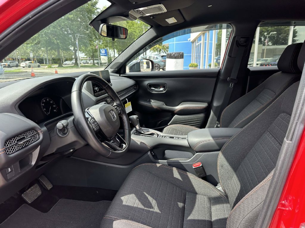 Certified 2025 Honda HR-V Sport image 12