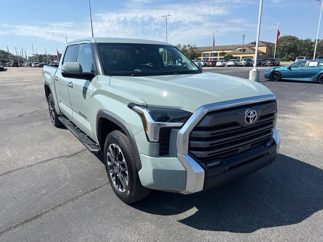 Used 2024 Toyota Tundra Limited AWD/4WD image 7