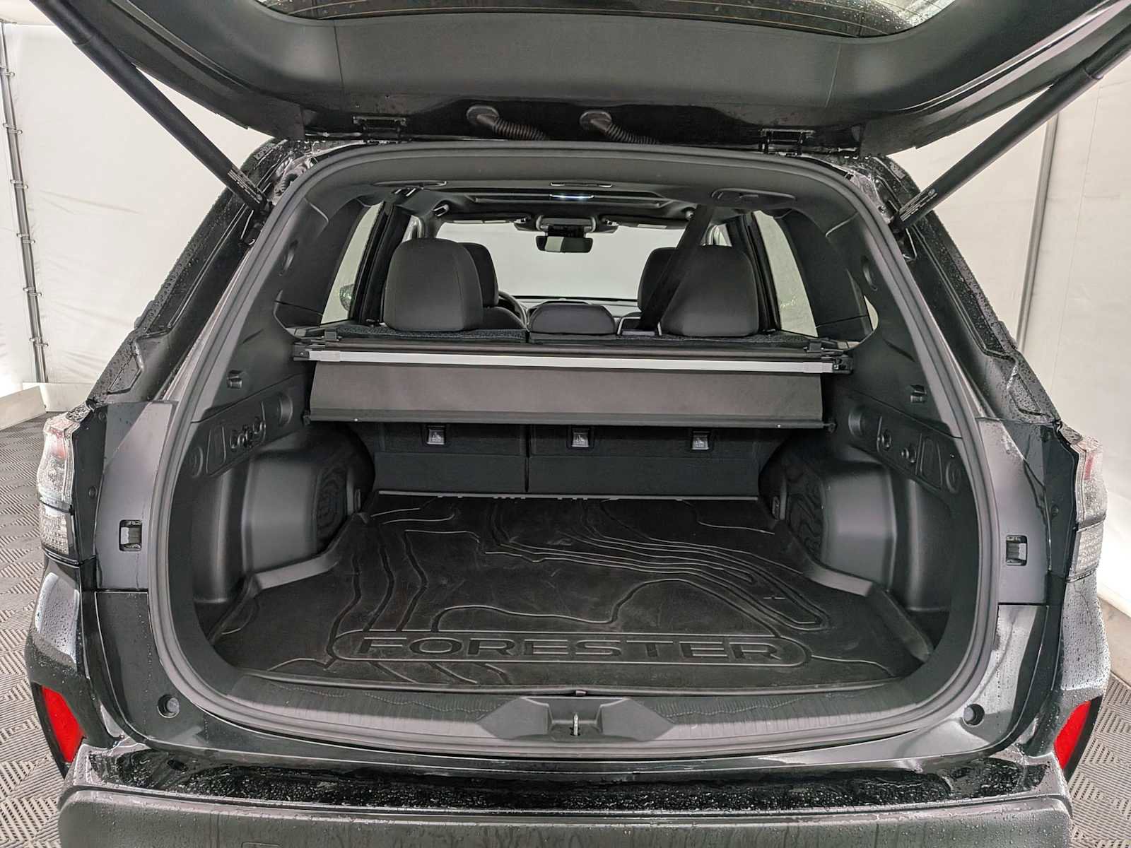 Used 2025 Subaru Forester Premium w/ Convenience Package #2 image 34