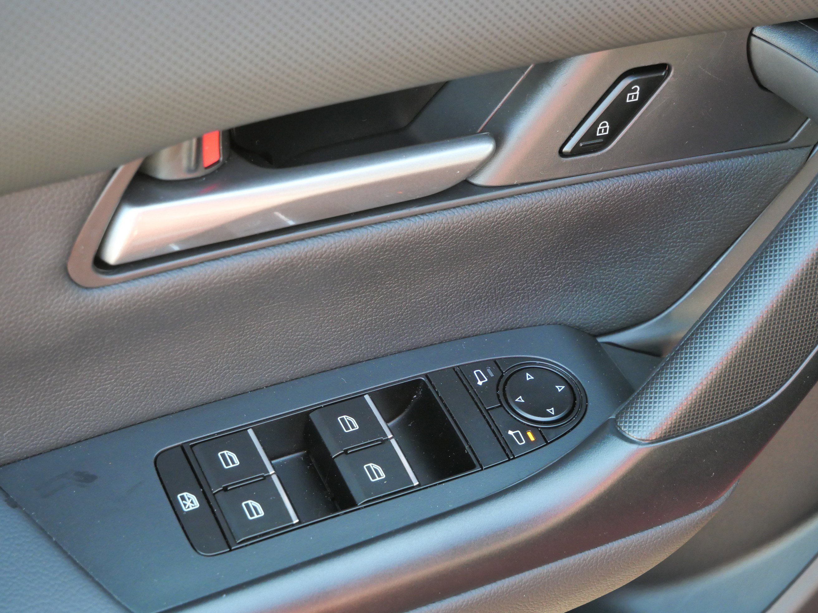 Used 2025 MAZDA CX-50 AWD 2.5 S w/ Select Package image 19