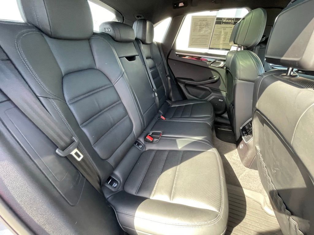 Used 2022 Porsche Macan S w/ Premium Package Plus image 26