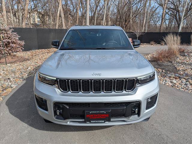 Used 2025 Jeep Grand Cherokee L Overland w/ Luxury Tech Group IV AWD/4WD image 8