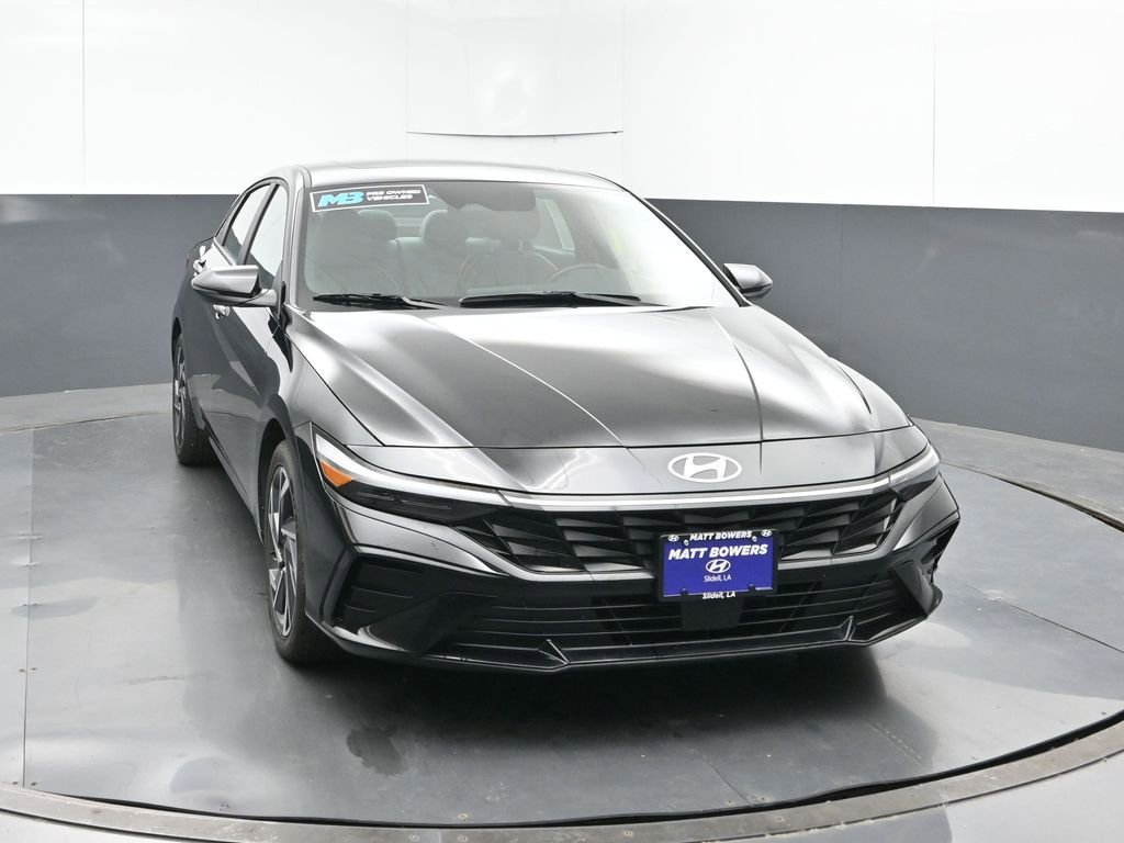 Used 2025 Hyundai Elantra Limited image 8