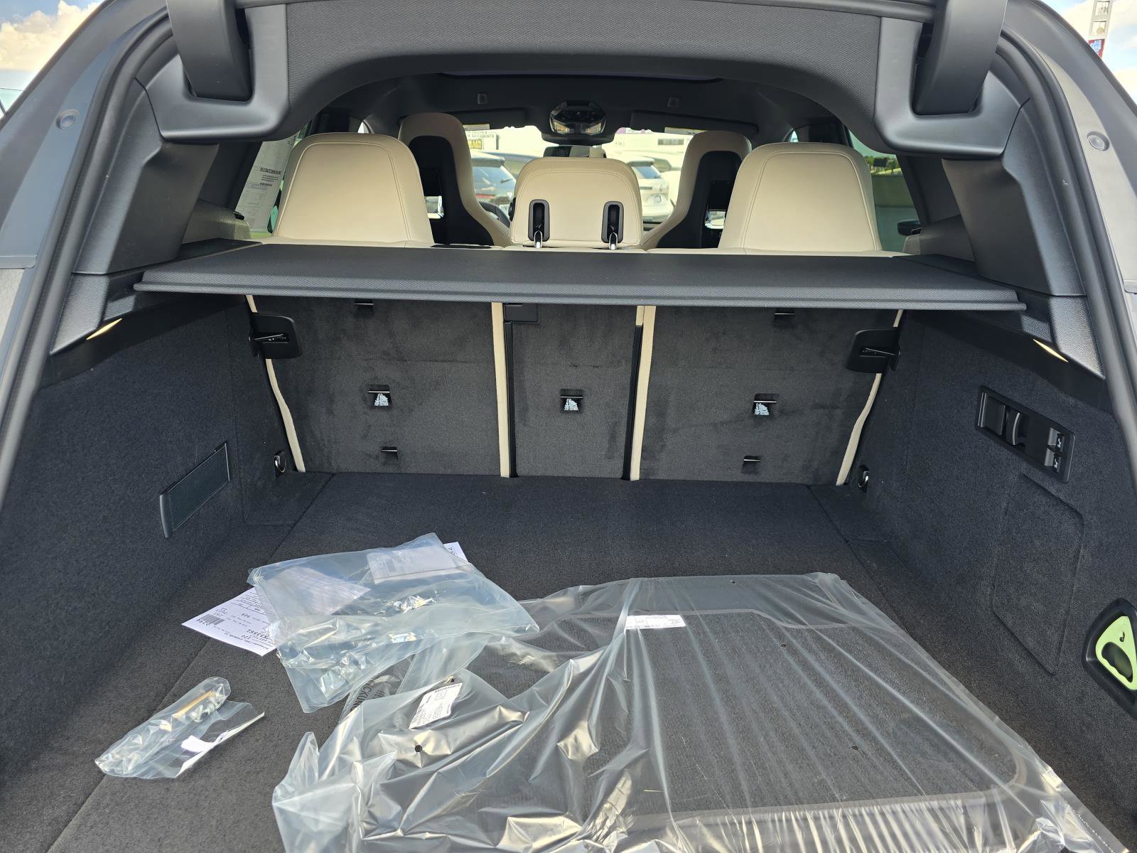 New 2026 BMW iX xDrive60 image 9