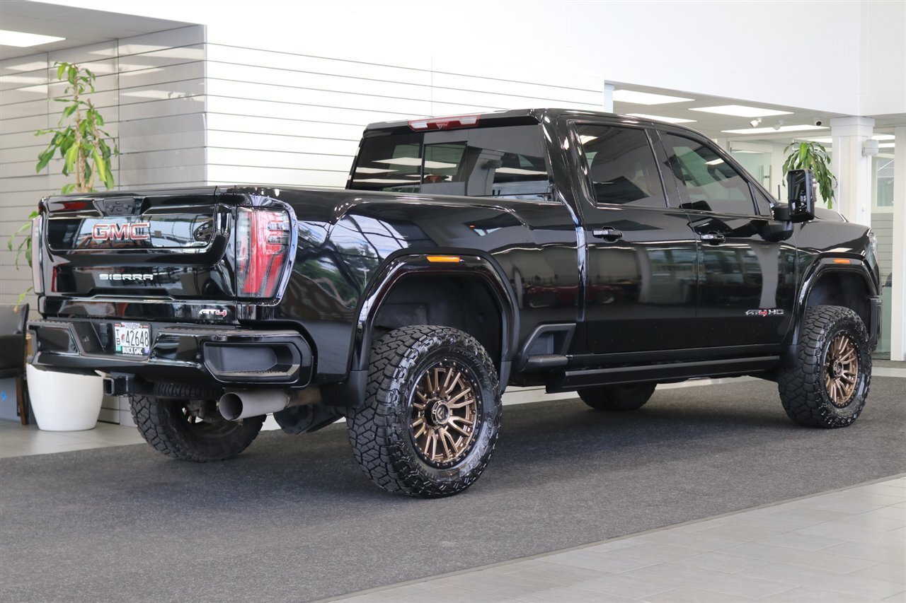 Used 2024 GMC Sierra 3500 AT4 w/ AT4 Premium Plus Package AWD/4WD image 7