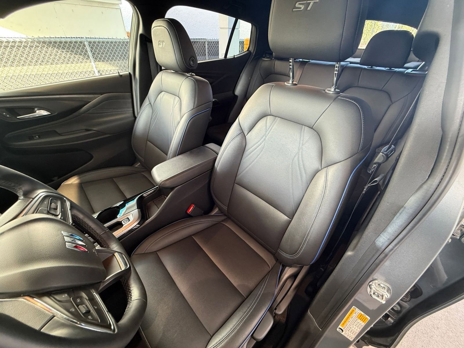 Used 2025 Buick Envista Sport Touring image 36