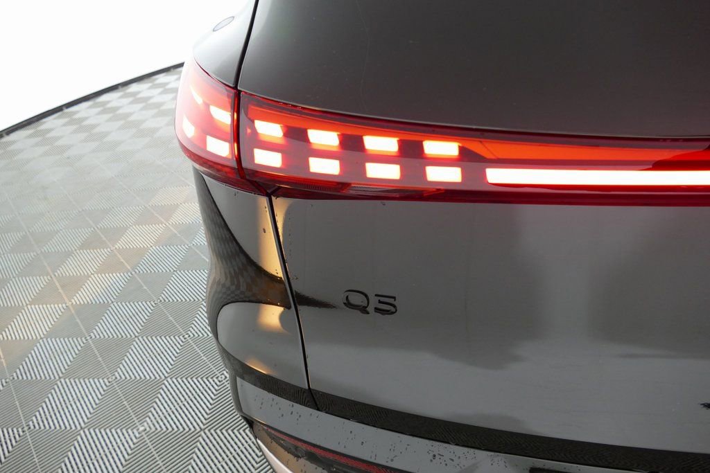 Used 2025 Audi Q5 Premium Plus w/ Premium Plus image 31