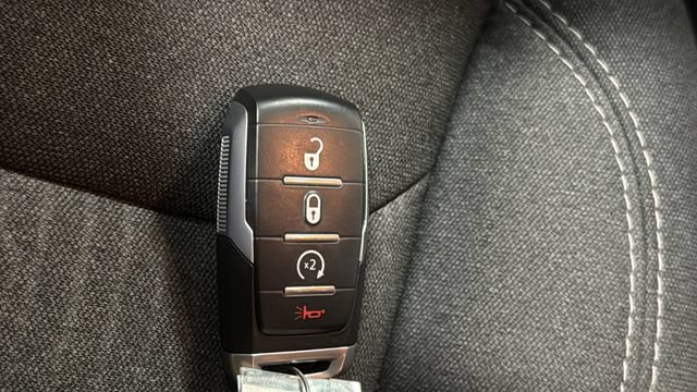 Used 2021 RAM 1500 Big Horn AWD/4WD image 35