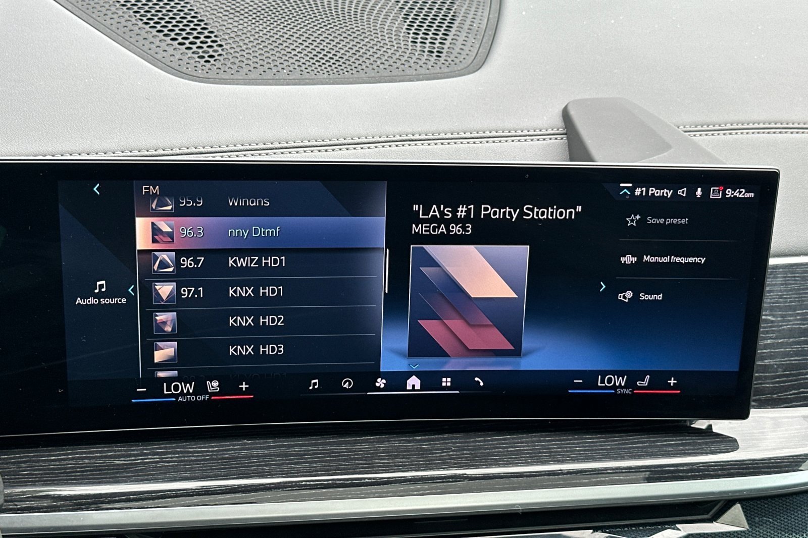 Used 2025 BMW X5 sDrive40i w/ M Sport Package RWD image 17