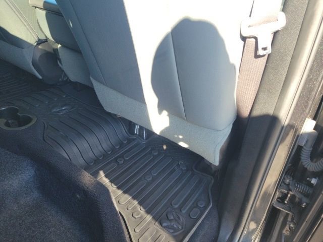 Used 2015 RAM 1500 Express image 25