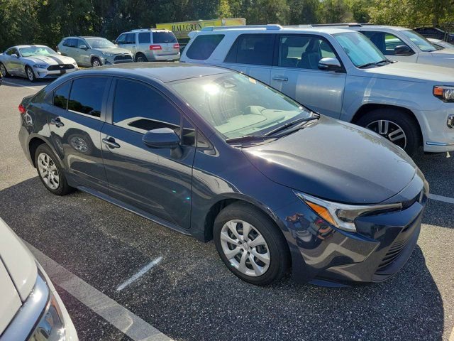 Used 2023 Toyota Corolla LE FWD image 3