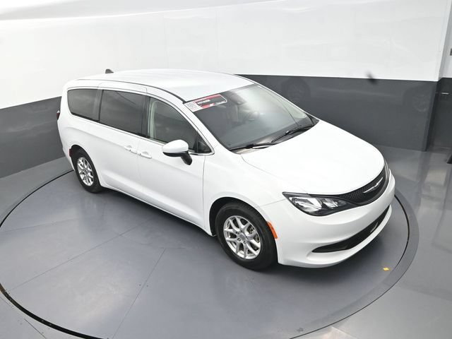 Used 2023 Chrysler Voyager LX FWD image 11