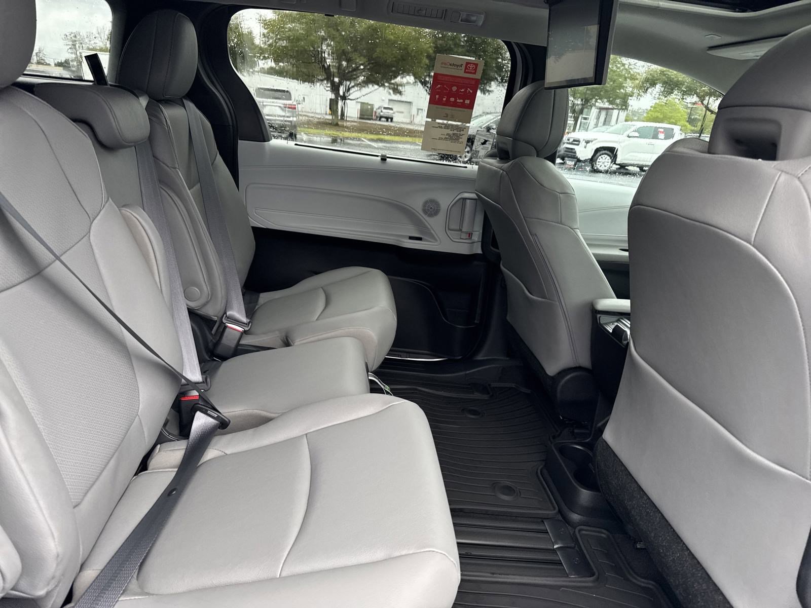 New 2025 Toyota Sienna XLE w/ XLE Plus Package image 29