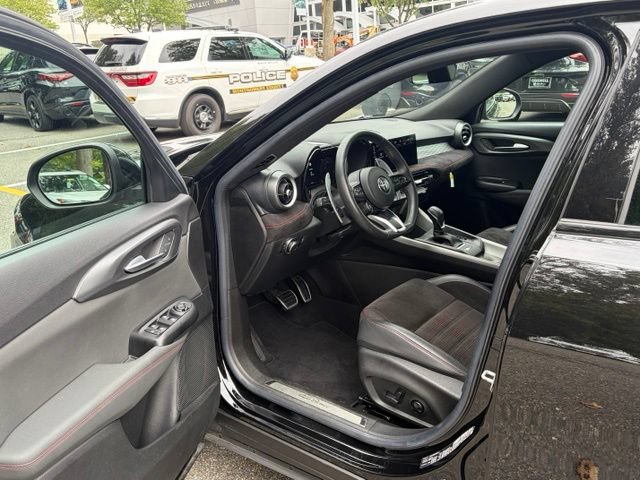 Used 2024 Alfa Romeo Tonale Ti w/ Active Assist Package AWD/4WD image 18