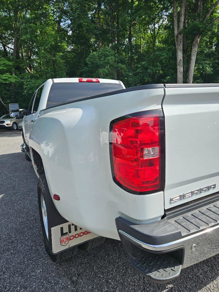 Used 2017 GMC Sierra 3500 SLT w/ Duramax Plus Package AWD/4WD image 43
