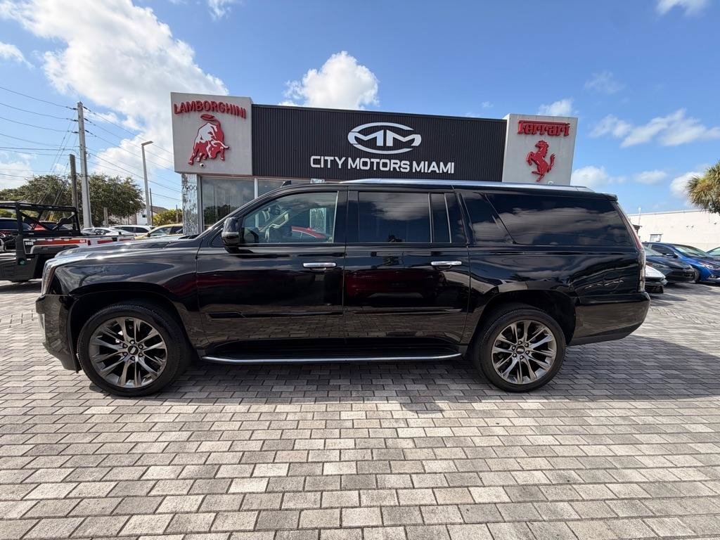 Used 2020 Cadillac Escalade ESV Luxury w/ Escalade Sport Edition AWD/4WD image 4