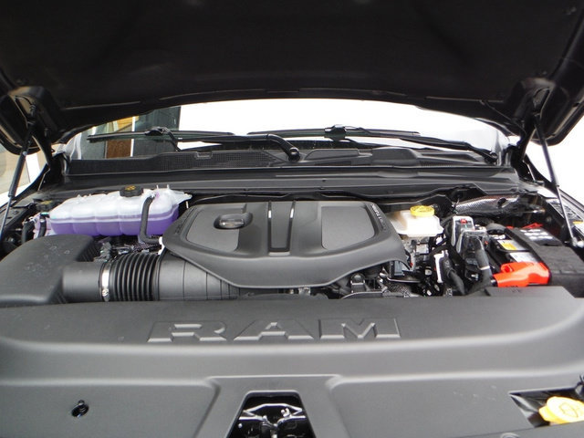 New 2027 RAM 1500 4x4 Crew Cab image 8
