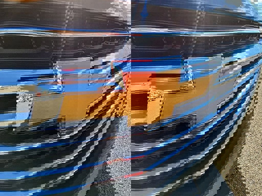 Used 2023 Chevrolet Traverse LT image 41