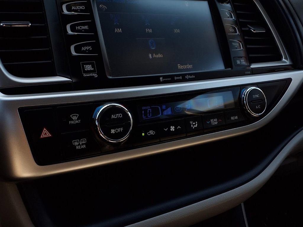 Used 2016 Toyota Highlander Limited w/ Driver Technology Package FWD image 10