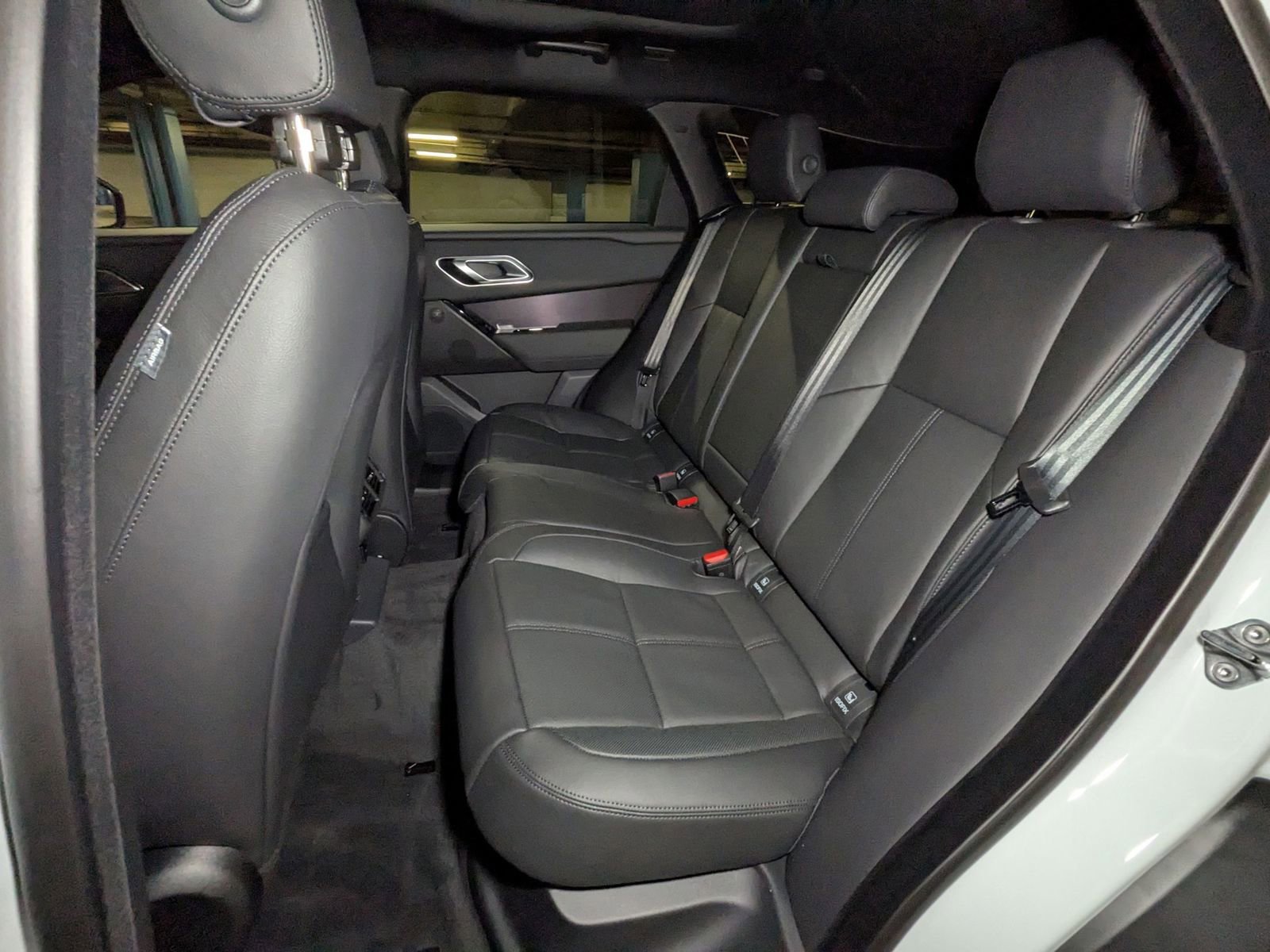 New 2026 Land Rover Range Rover Velar Dynamic SE image 16