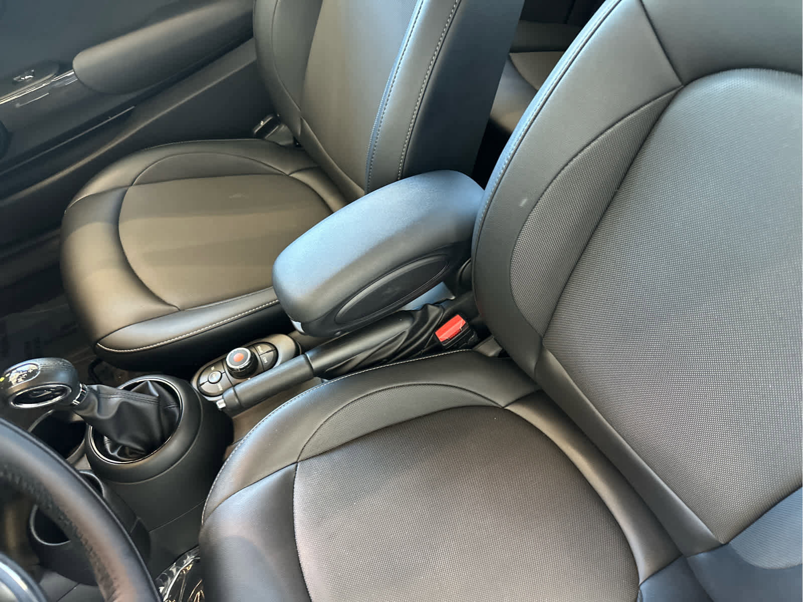 Used 2018 MINI Cooper 2-Door Hardtop FWD image 10