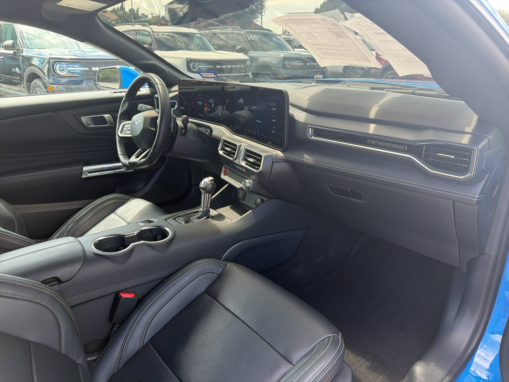 Used 2025 Ford Mustang GT Premium RWD image 12