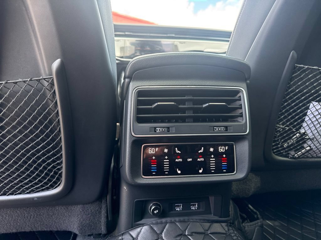 Used 2020 Audi Q8 Premium Plus w/ Premium Plus Package AWD/4WD image 25