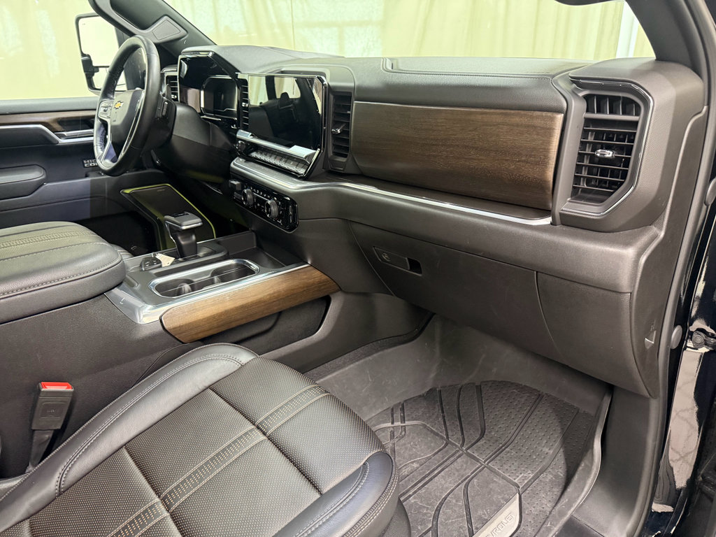 Certified 2025 Chevrolet Silverado 1500 High Country w/ High Country Premium Package AWD/4WD image 26