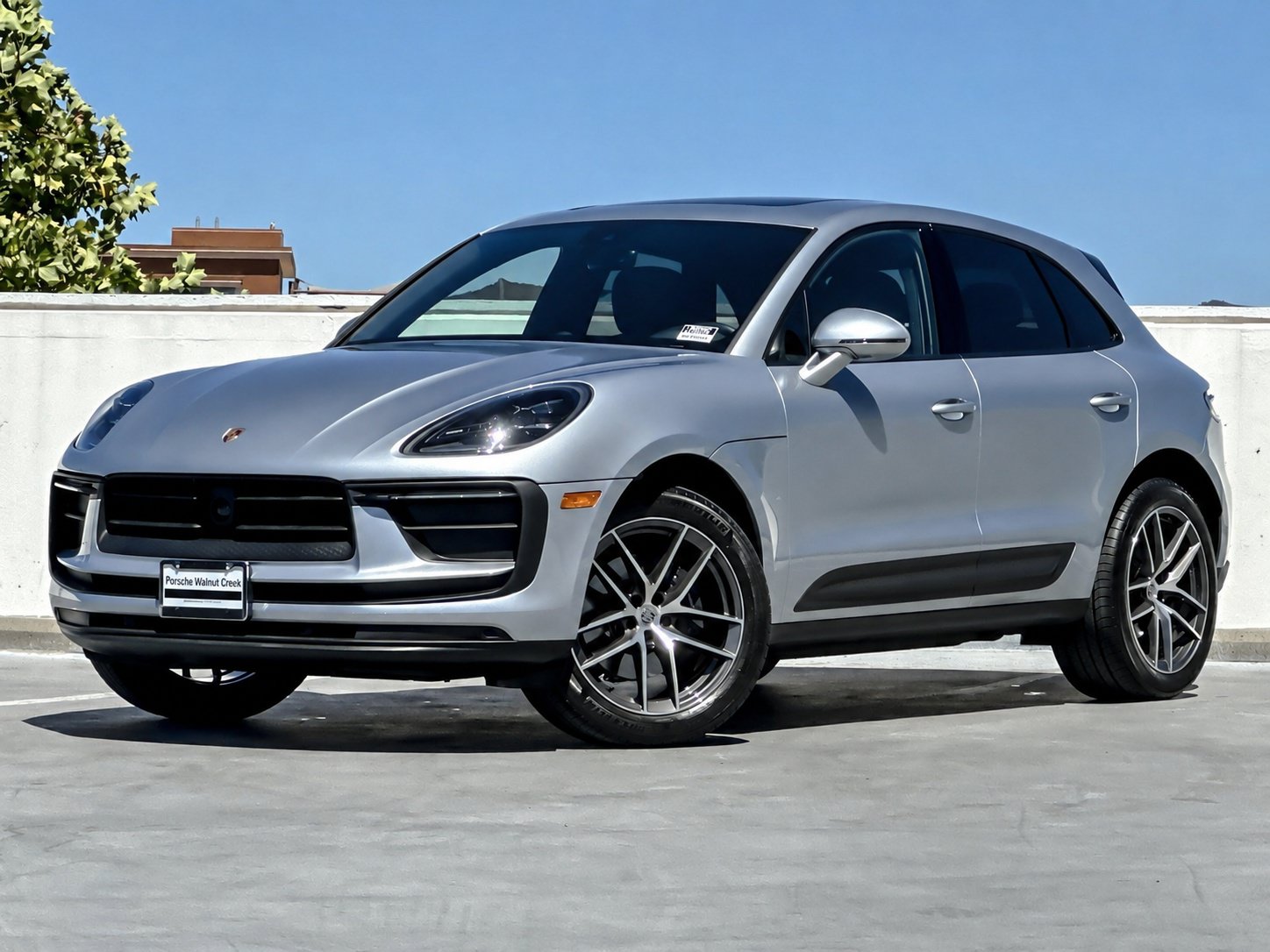 Certified 2026 Porsche Macan AWD/4WD image 1