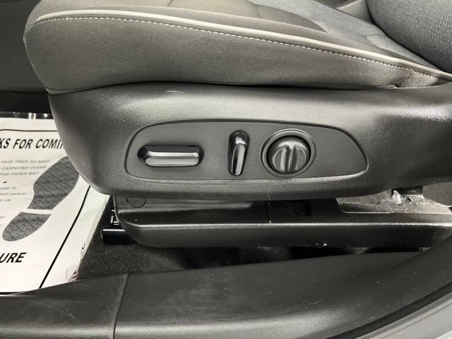 Used 2023 Chevrolet TrailBlazer LT FWD image 35