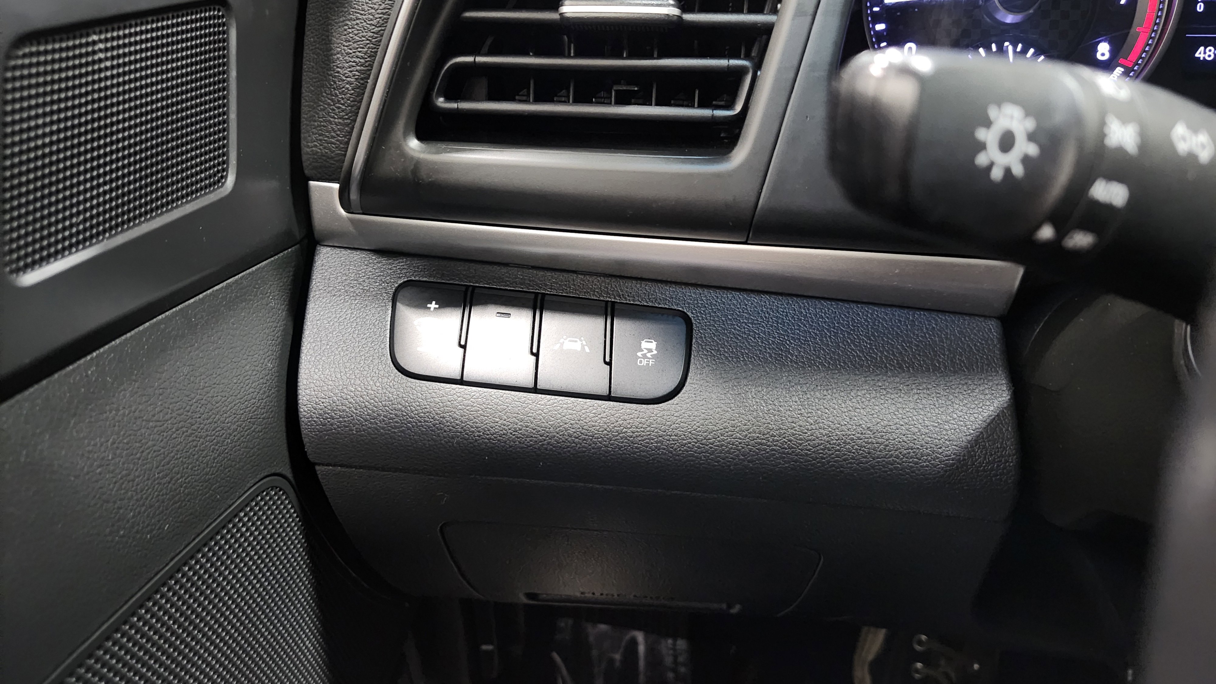 Used 2020 Hyundai Elantra Value Edition w/ Winter Weather Package image 34