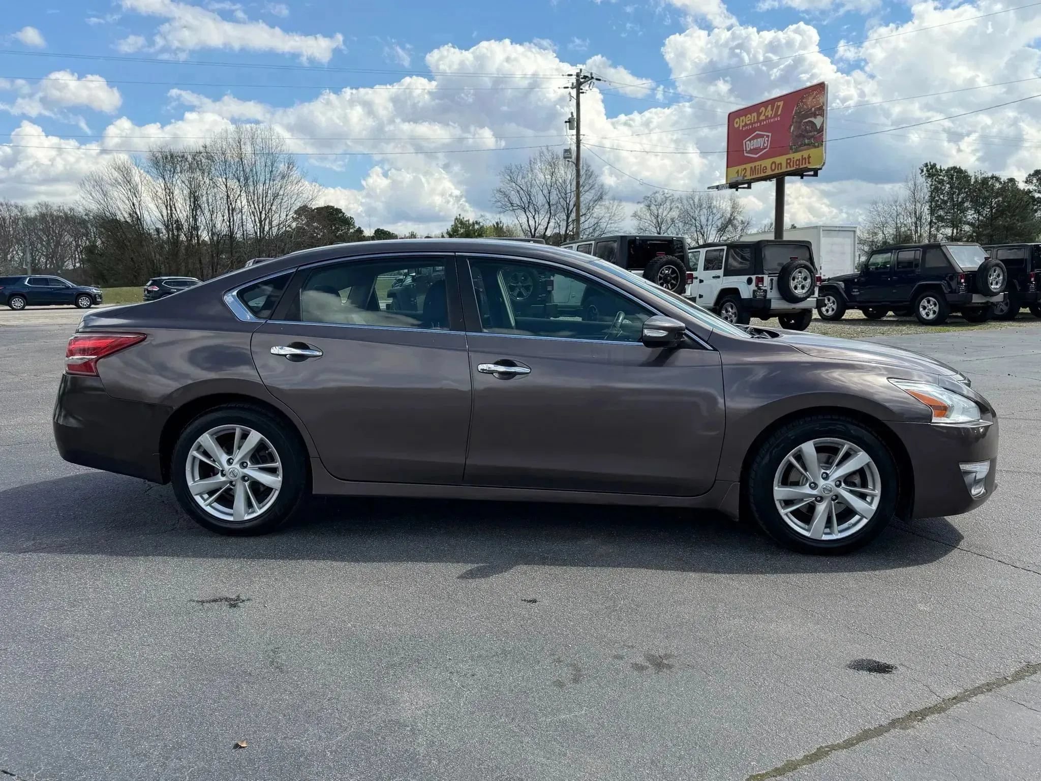 Used 2013 Nissan Altima 2.5 SL FWD image 6