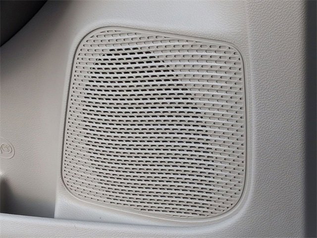 Used 2024 Chrysler Pacifica Touring-L image 16