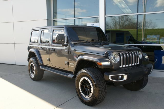 Used 2018 Jeep Wrangler Unlimited Sahara image 2