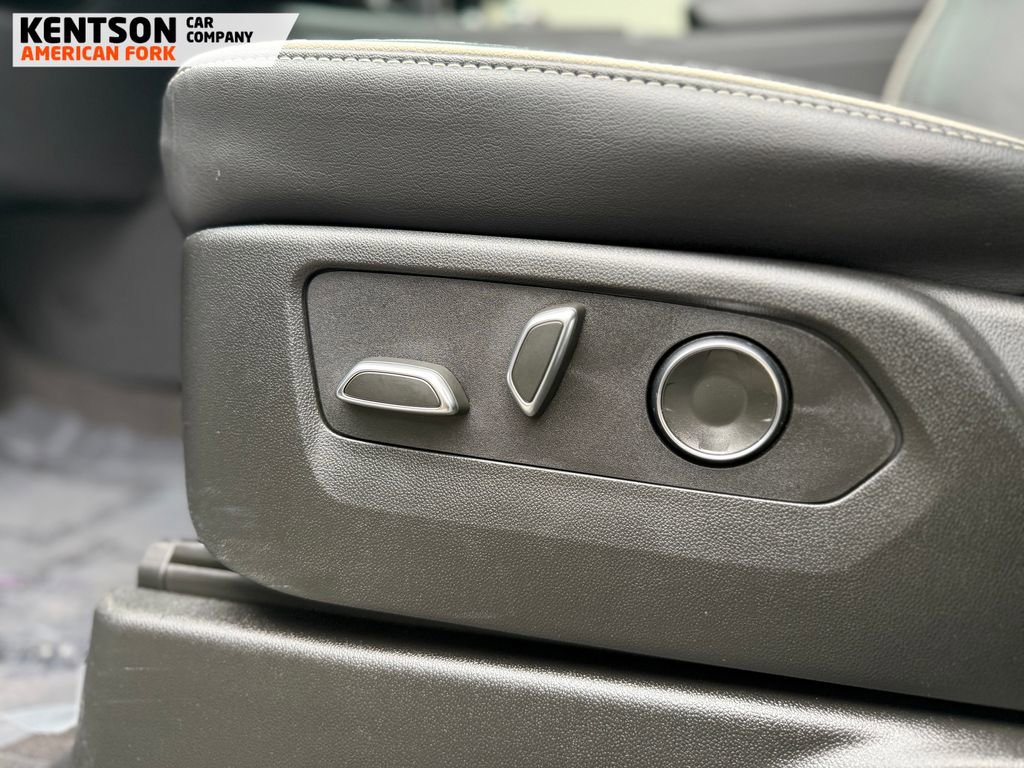 Used 2024 Cadillac Escalade Sport w/ LPO, ONYX Package image 42